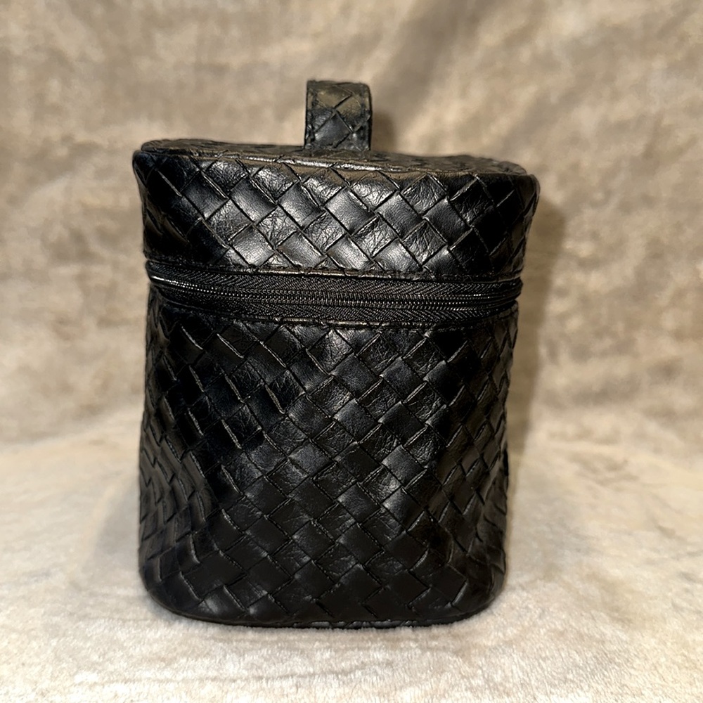 NWOT Shiseido Black Woven Zip Around Cosmetic Makeup Bag with Top Handle - Picture 3 of 7
